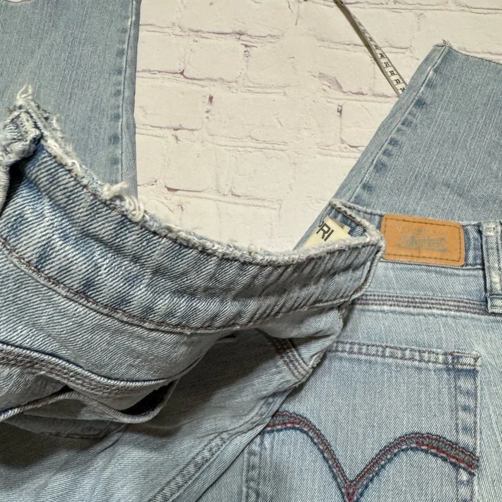 Levi’s 515 Capri Light Blue lightly distressed Denim jeans Women’s Plus size 40 - Picture 4 of 15